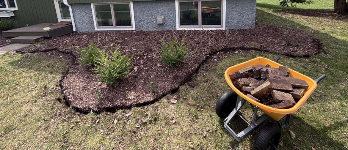 How do I make a natural garden edge? Or any other suggestions? How do I make a natural garden edge? Or any other suggestions?