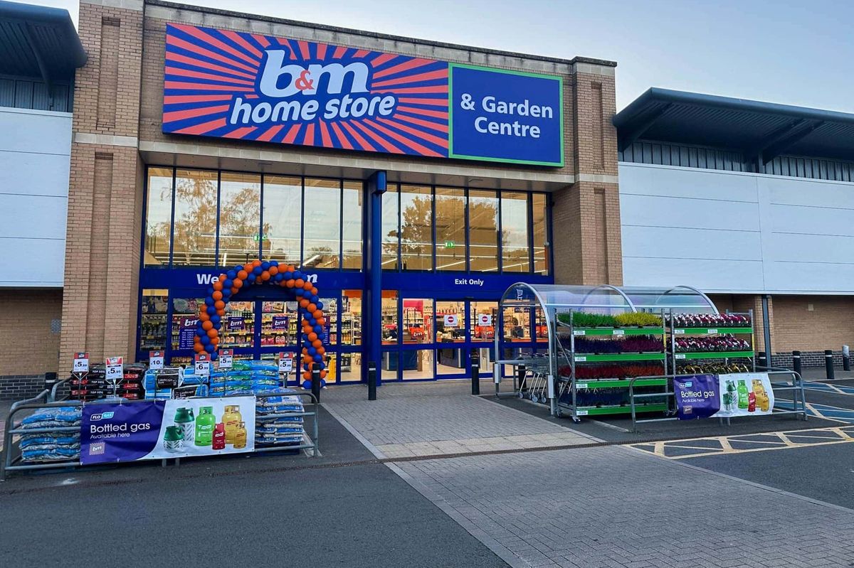 B&M