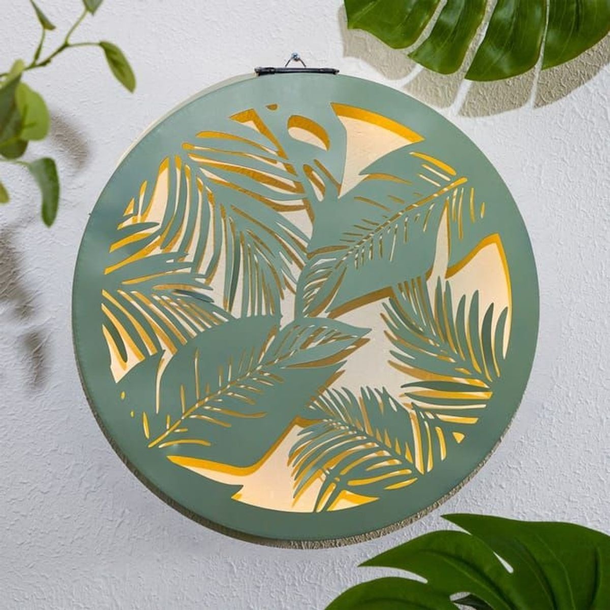 Firefly Metal Wall Art Solar Light in green 