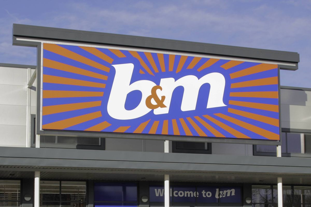 B&M has updated its collection of outdoor lighting