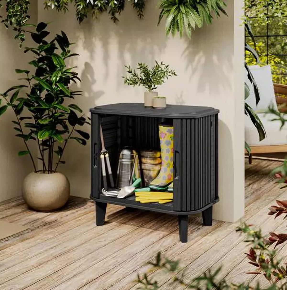 The nifty little box keeps your garden 'clutter-free'