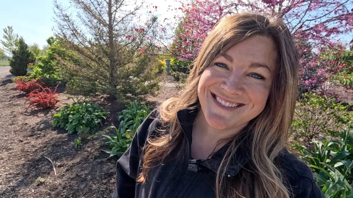 Treating Iron Deficient Plants, Edging Grass & Planting 2 Types of Perennial! 🌿🪏🌾 // Garden Answer