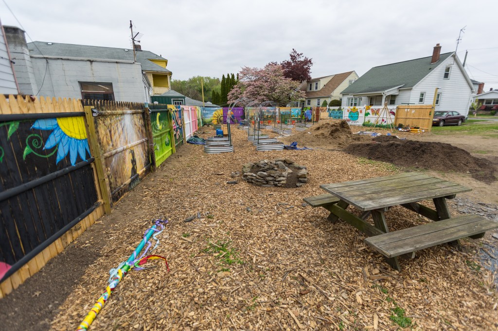 Zoning controversy crops up around Kingston community garden Zoning controversy crops up around Kingston community garden