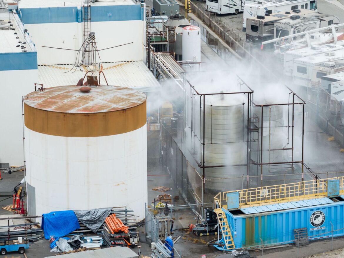 Race to stop explosion or leak from damaged Garden Grove chemical tank Race to stop explosion or leak from damaged Garden Grove chemical tank