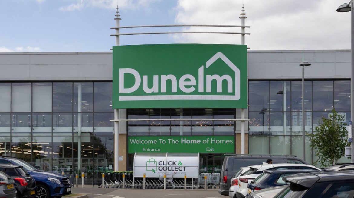‘Comfy’ Dunelm garden chair ‘so relaxing’ people fall asleep in it now £29 Daily Mirror