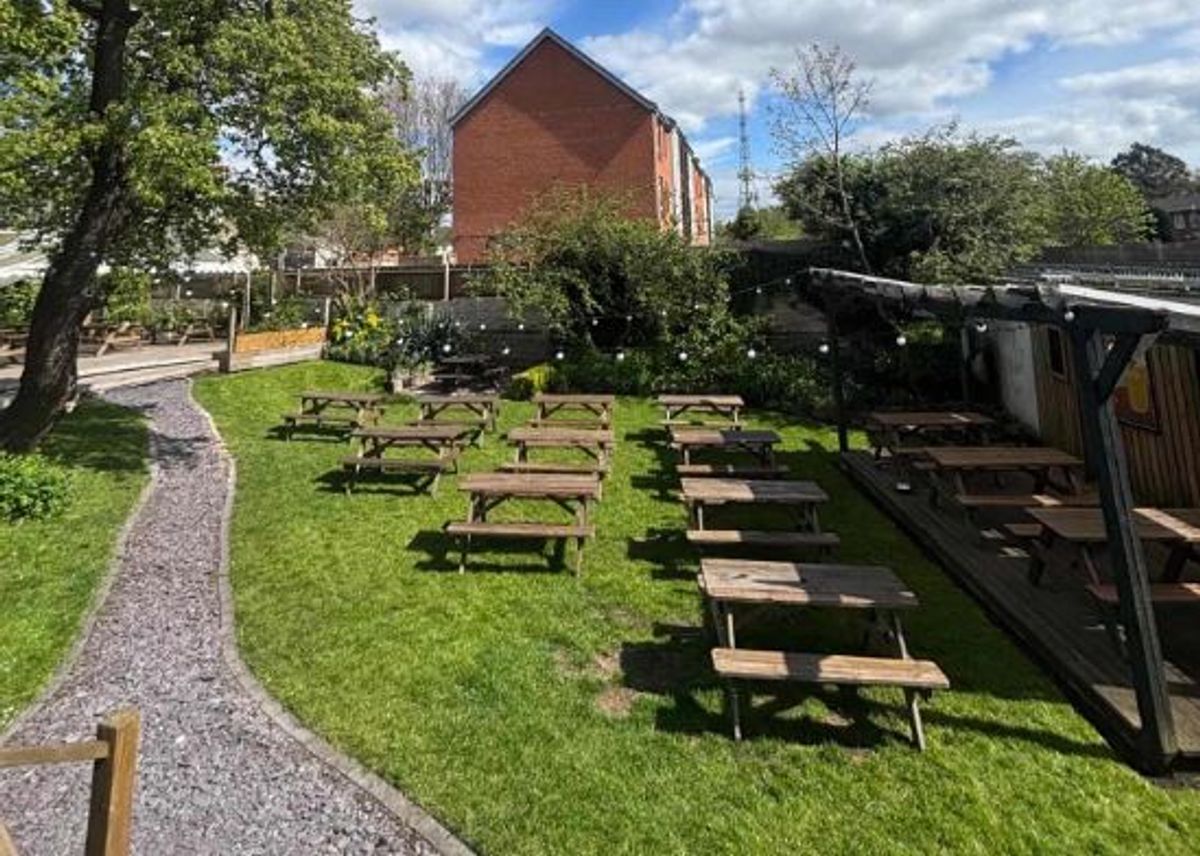 The mature garden behind the Johnson Arms