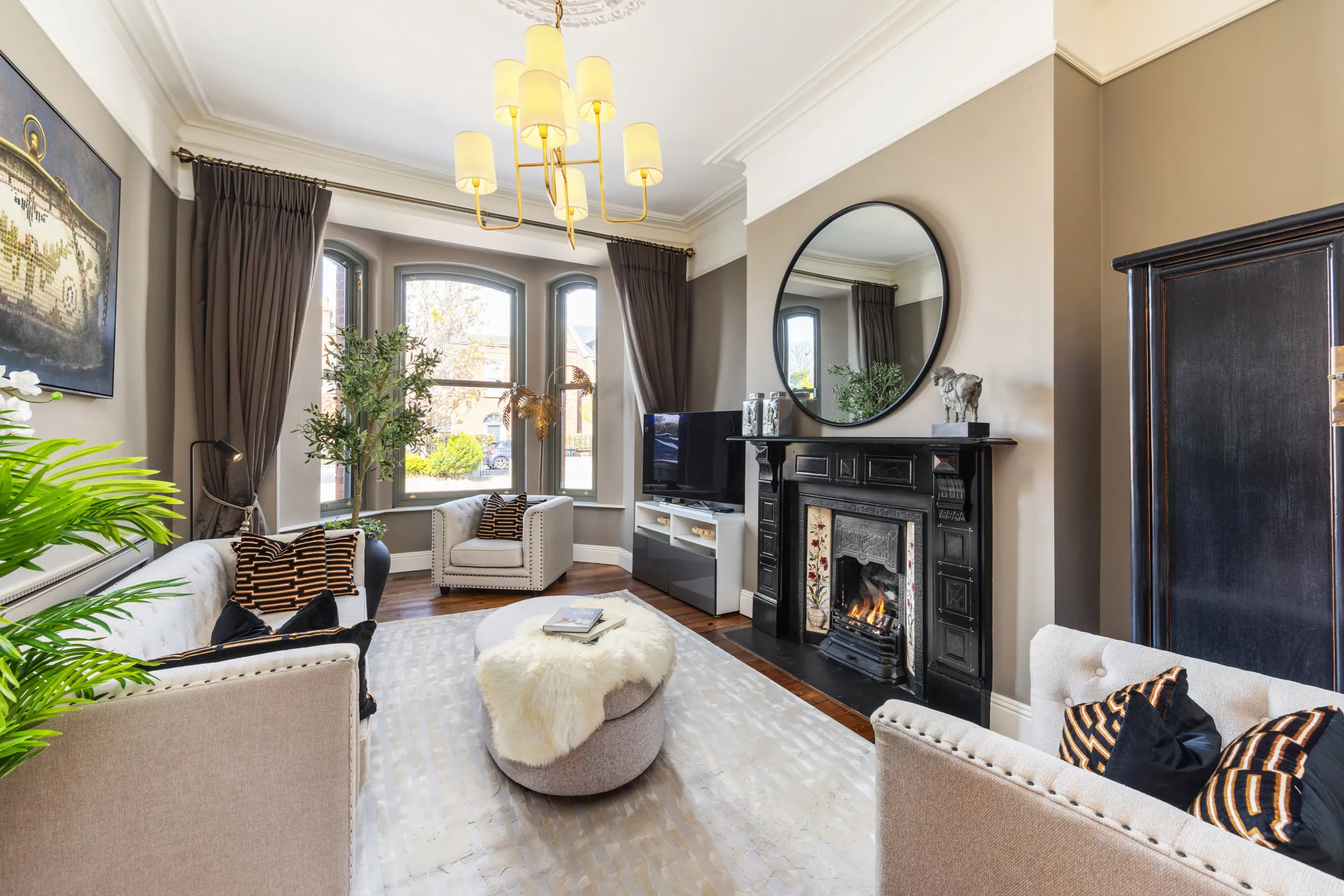 Living room in a home at 25 Vernon Avenue, Clontarf, D03 YX80.