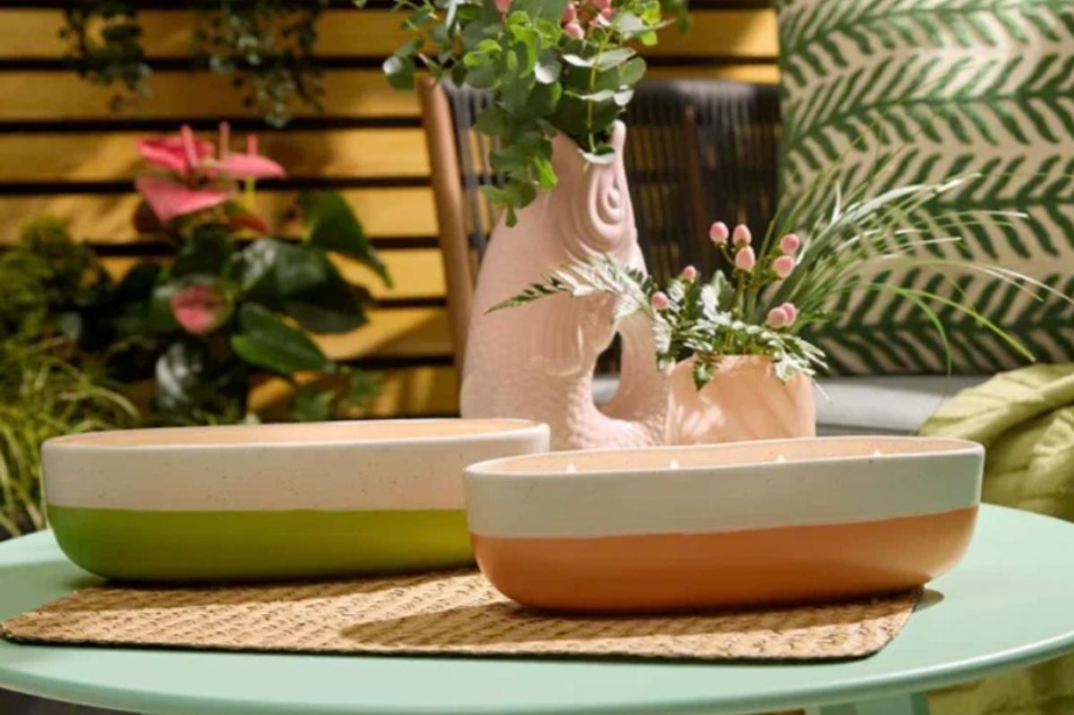 Outdoor candles to the garden