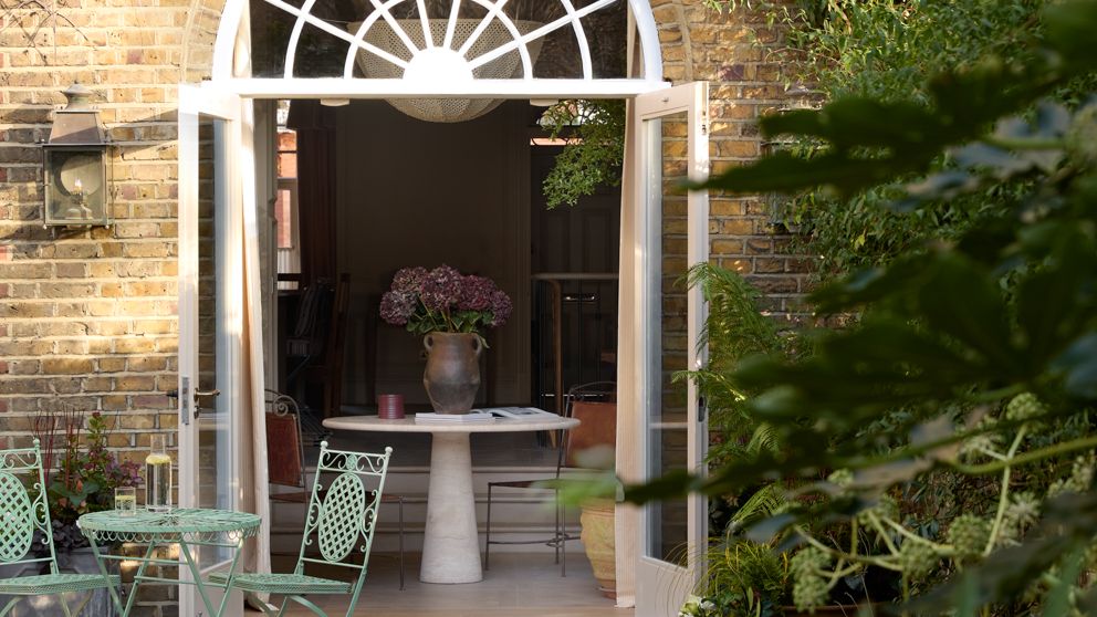 A quintessential Chelsea house with a walled garden that feels like slice of country living in London A quintessential Chelsea house with a walled garden that feels like slice of country living in London
