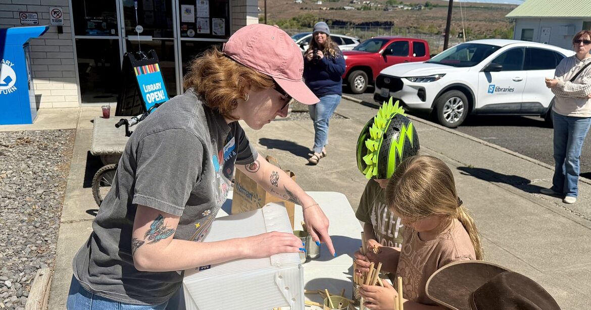 Soap Lake Library teaches young gardeners how to help native bees thrive