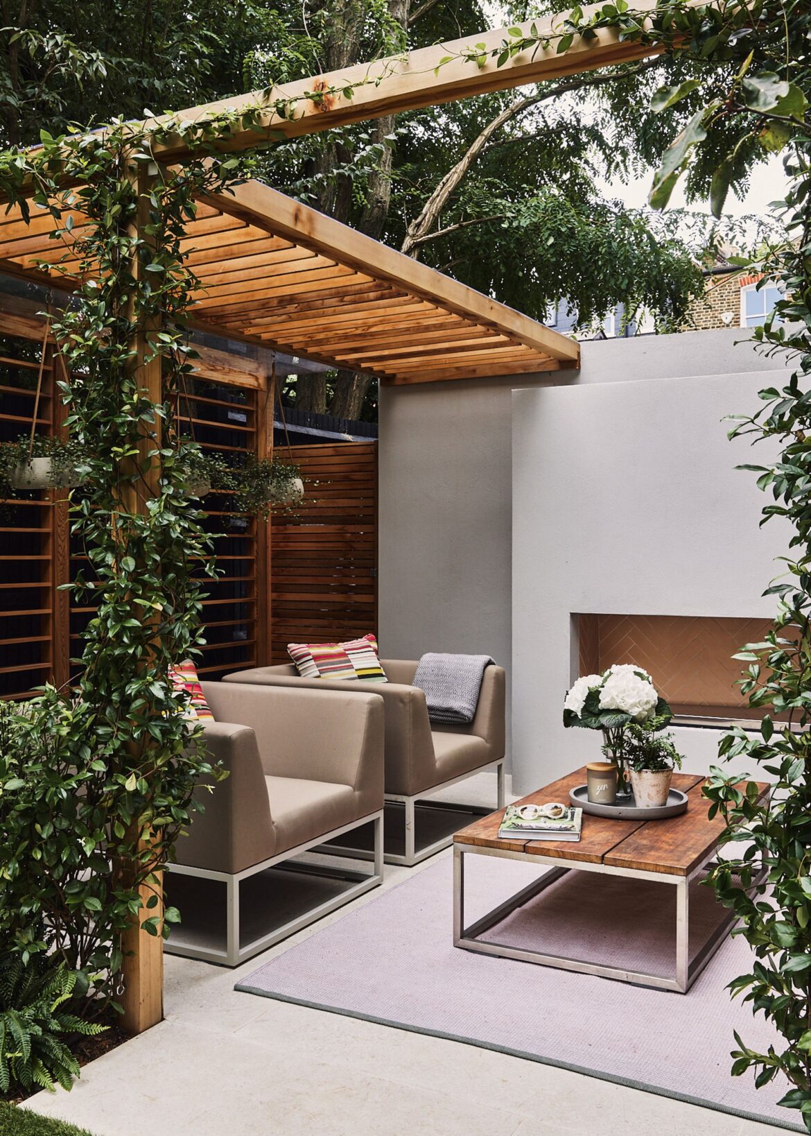3 Pergola Trends That Will Make a Garden Look Expensive 3 Pergola Trends That Will Make a Garden Look Expensive