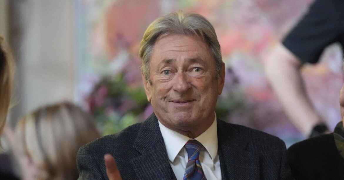 Alan Titchmarsh says plant these five plants in May Alan Titchmarsh says plant these five plants in May