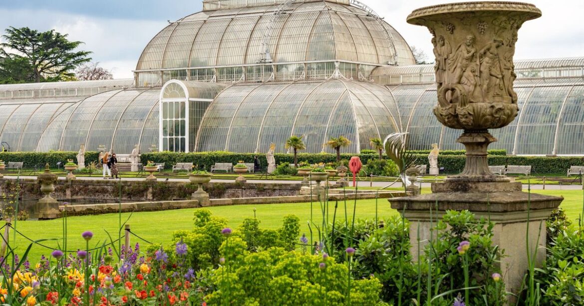 UK’s best spring garden has 50,000 plants and iconic Victorian glasshouses UK's best spring garden has 50,000 plants and iconic Victorian glasshouses