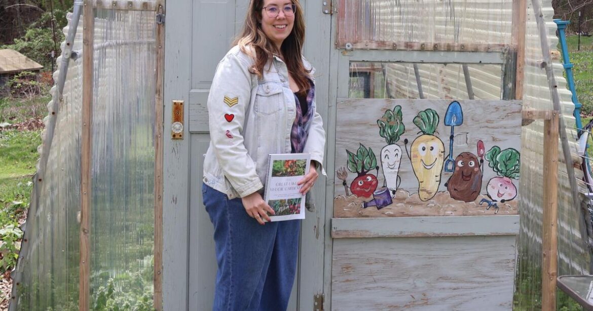 Local gardener showcases work, provides advice over social media | News Local gardener showcases work, provides advice over social media | News