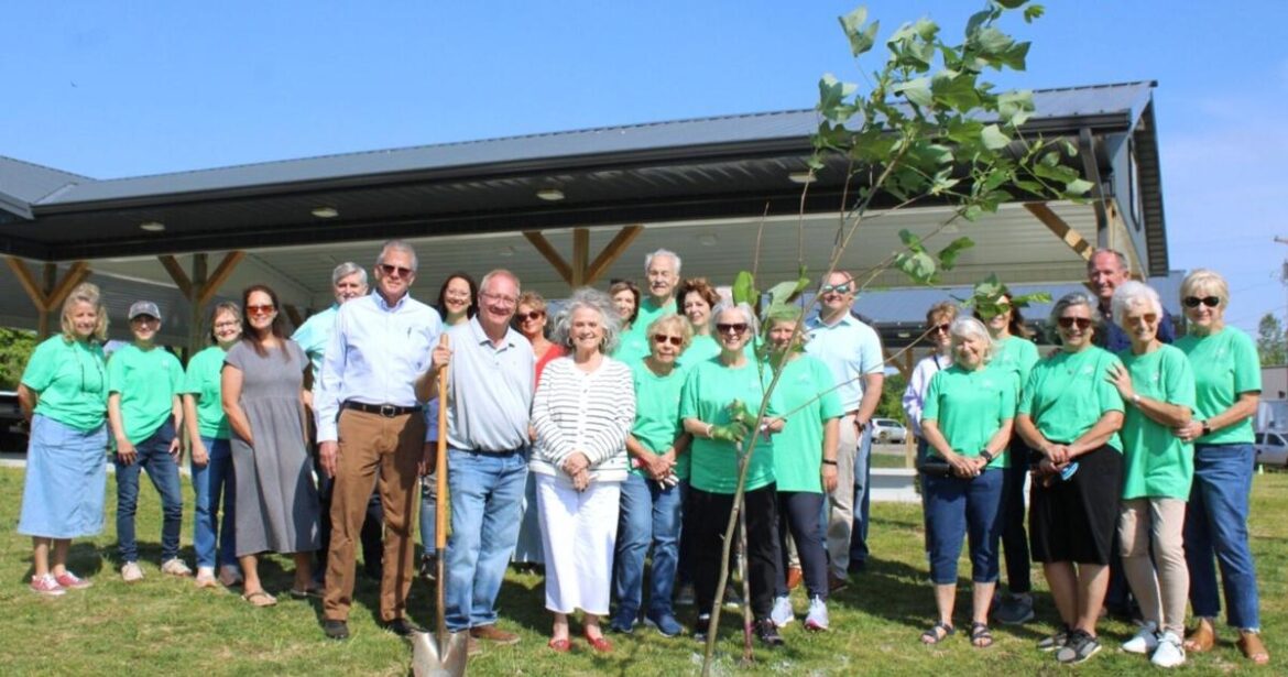 Mayfield garden club dedicates liberty tree for America250 | News Mayfield garden club dedicates liberty tree for America250 | News