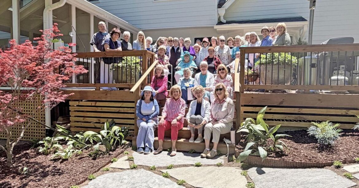 Dunwoody garden tour wraps season for Dunwoody Garden Club | Dunwoody News Dunwoody garden tour wraps season for Dunwoody Garden Club | Dunwoody News
