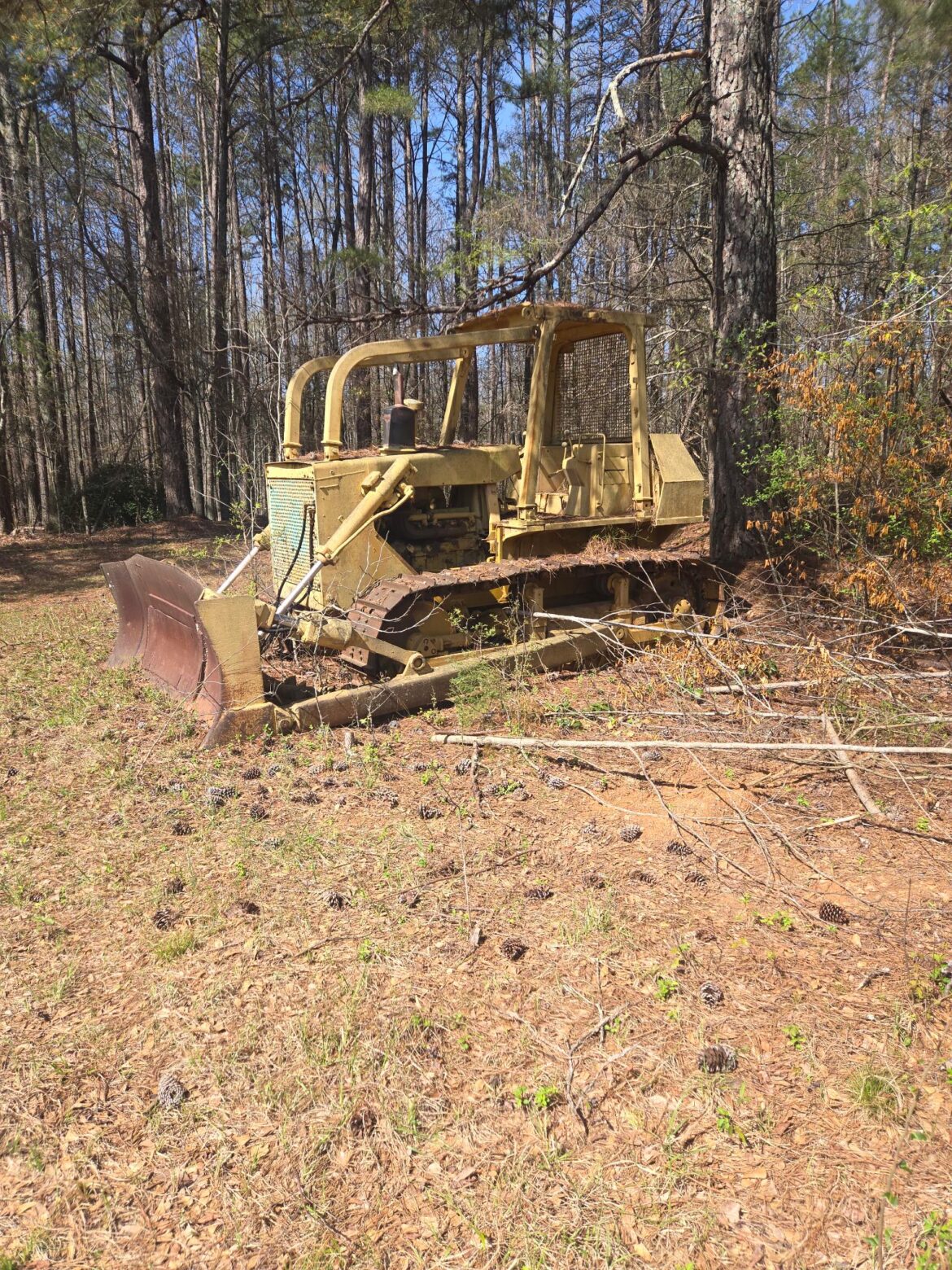 Help ID’ing older bulldozer