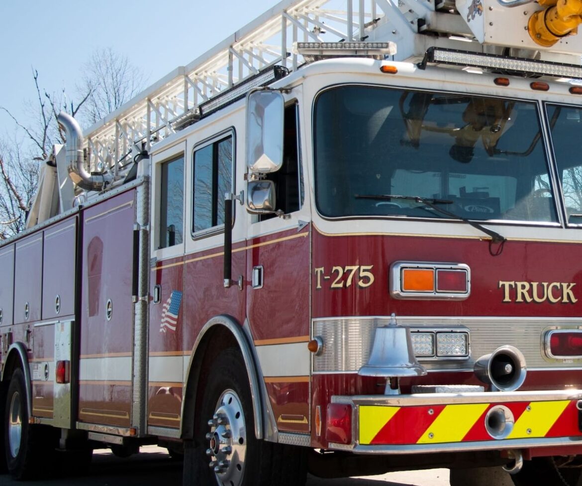 Off-duty Crystal Lake firefighter uses garden hose, helps contain fire – Shaw Local Off-duty Crystal Lake firefighter uses garden hose, helps contain fire – Shaw Local