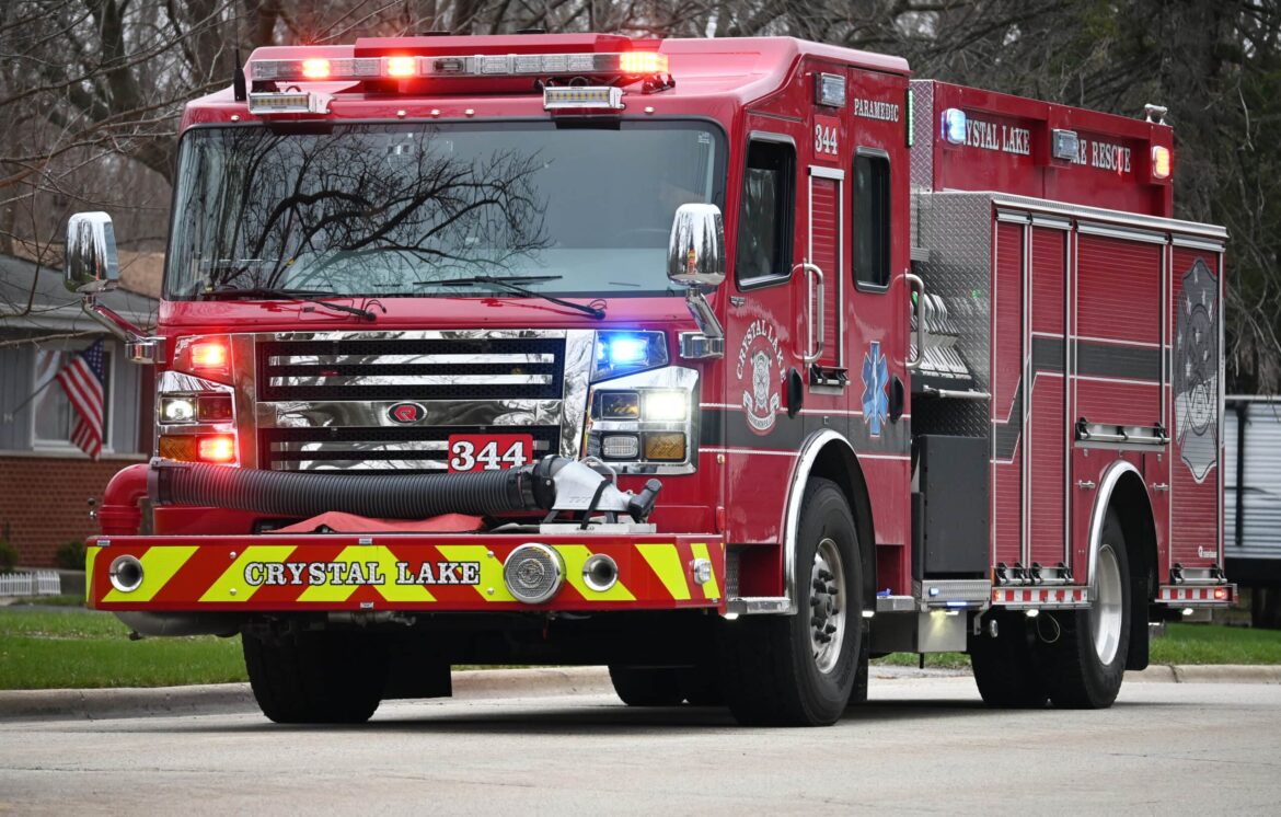 Off-duty firefighter with garden hose credited with minimizing damage in Crystal Lake home fire Off-duty firefighter with garden hose credited with minimizing damage in Crystal Lake home fire