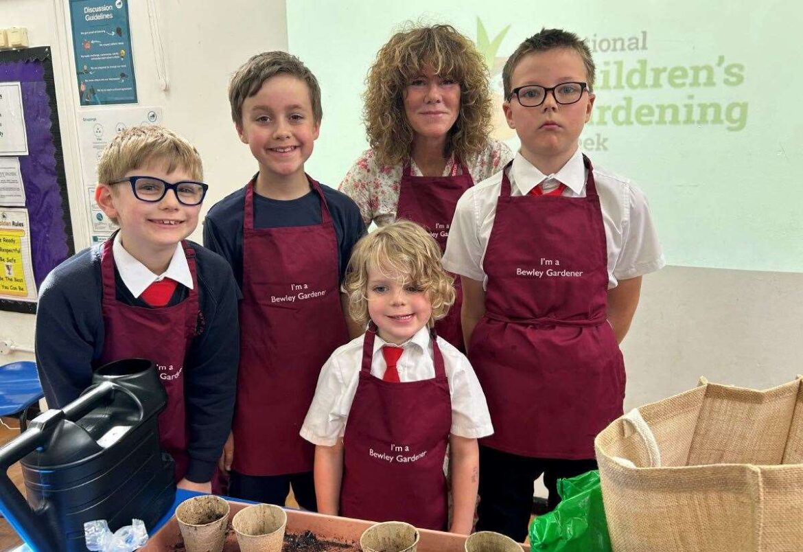 Bewley Homes marks National Children’s Gardening Week with Newbury based Primary School initiative Bewley Homes marks National Children’s Gardening Week with Newbury based Primary School initiative