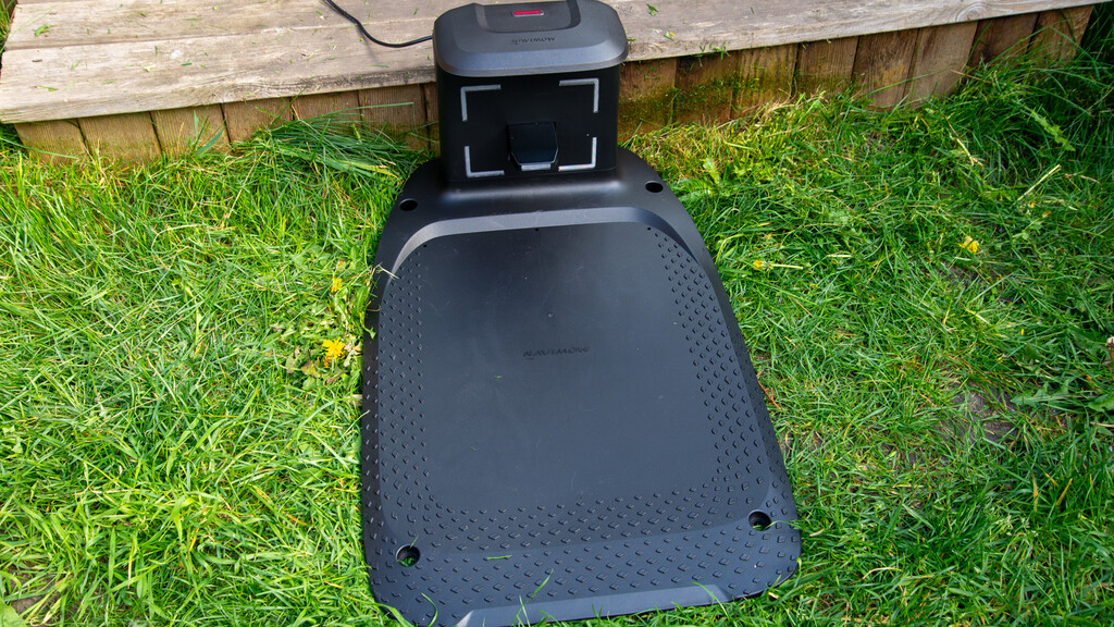 Segway Navimow i205 AWD docking station