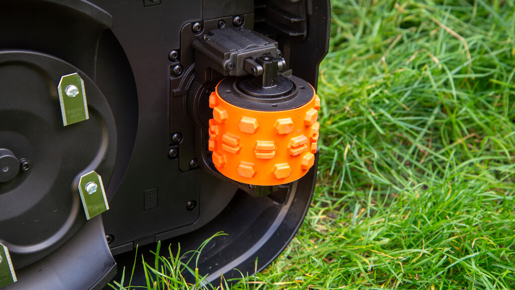 Segway Navimow i205 AWD front wheel