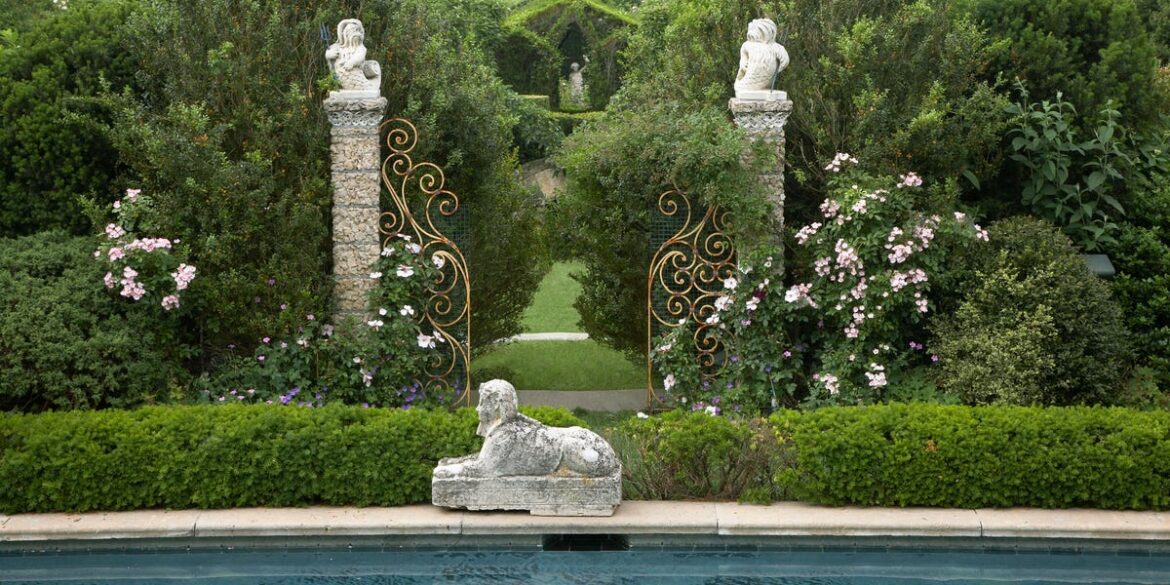 Tour Katharine Rayner’s Hamptons Garden Tour Katharine Rayner’s Hamptons Garden