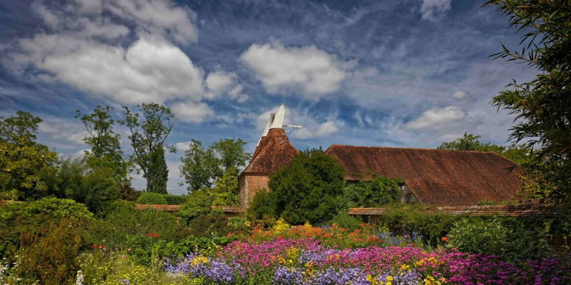 13 Glorious UK Gardens To Visit This Weekend For Beautiful Planting Inspiration 13 Glorious UK Gardens To Visit This Weekend For Beautiful Planting Inspiration