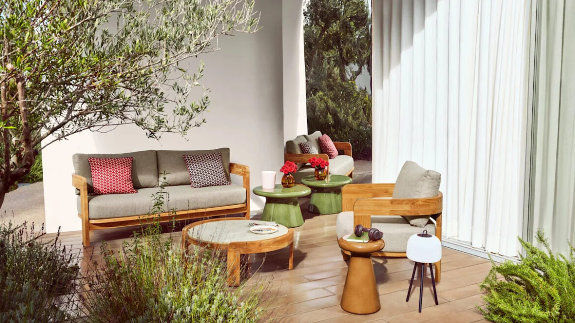 Stylish garden sets and tableware for entertaining al fresco Stylish garden sets and tableware for entertaining al fresco