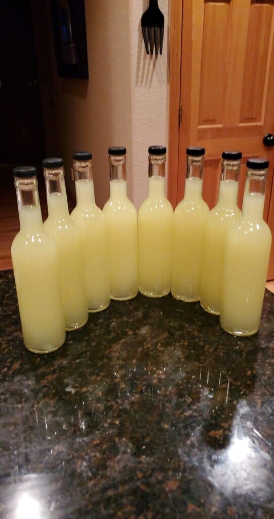 So I know this is technically not canning buuuut I just have to tell you all how dang good my limoncello turned out.. So I know this is technically not canning buuuut I just have to tell you all how dang good my limoncello turned out..