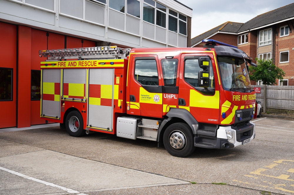 Vehicle Fire Causes Damage To Bembridge Home And Garden Facebook