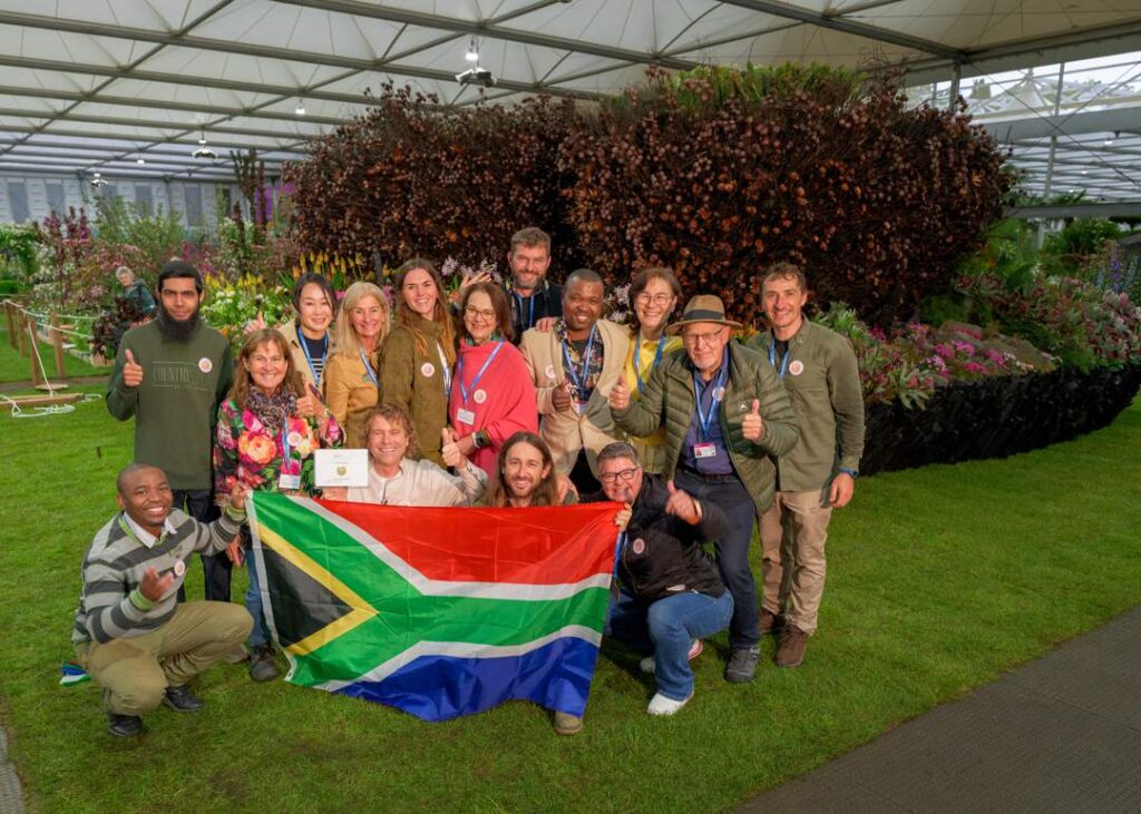 SEE | Leon Kluge leads Team SA to another RHS Chelsea gold Leon Kluge and Team South Africa once again achieved success at the 2026 RHS Chelsea Flower Show, taking home a gold medal for their display.