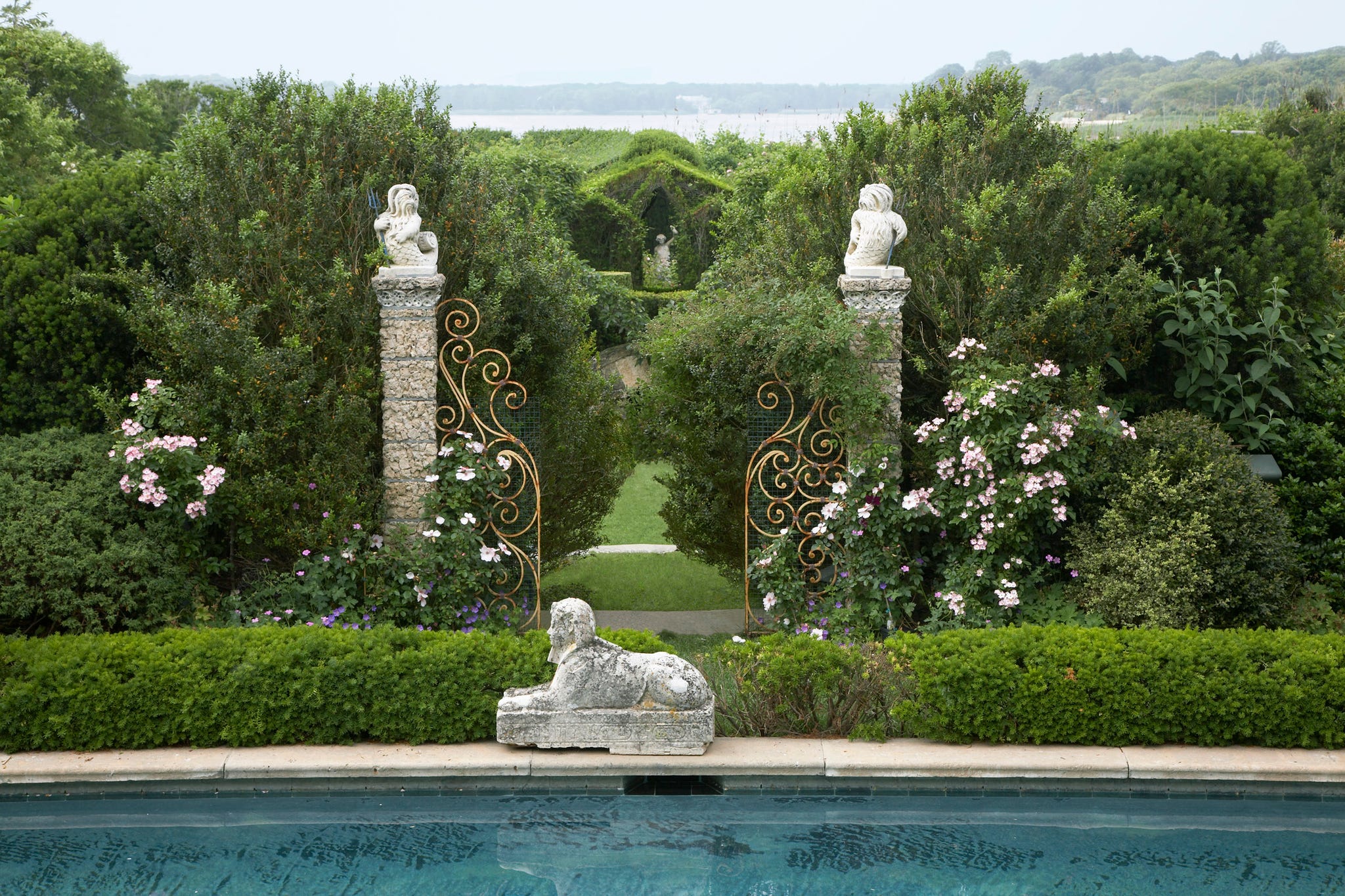 VER080117_104 Garden scenic view in Hamptons New York