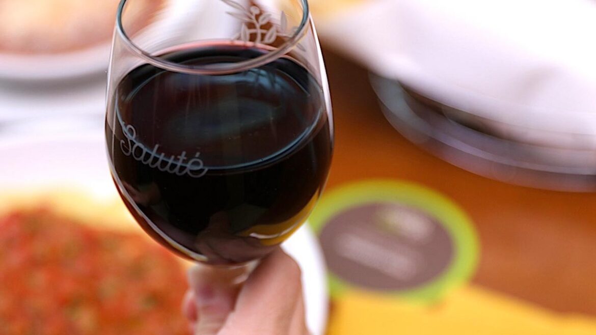 The Hands-Down Best Red Wine At Olive Garden