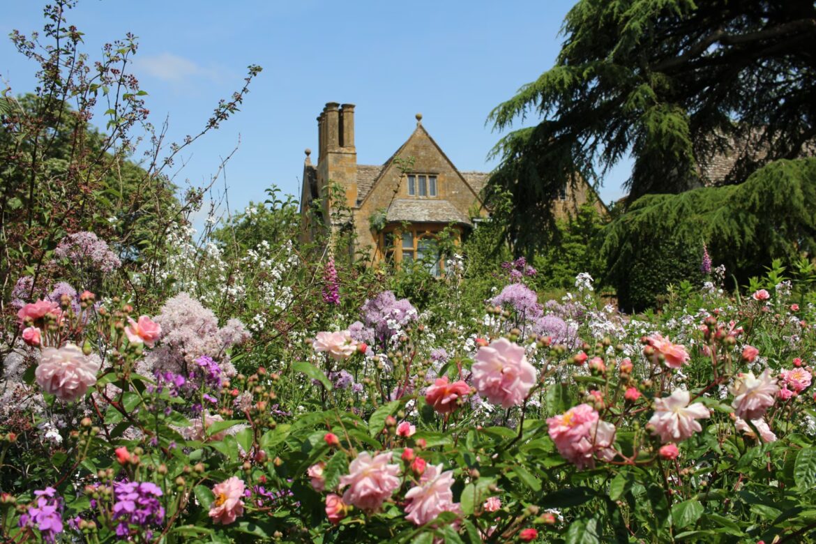 The best heavy-duty gardening gloves, tried and tested Beautiful country manor house with rose garden
