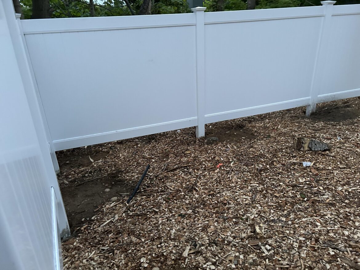 I hired a fence company to install a fence but they are doing a bad job. I had expressed multiple while they were working they need to resolve the height issues shown in the photo but were mostly ignored. We haven’t paid yet as its still ongoing but we signed a contract. Help! I hired a fence company to install a fence but they are doing a bad job. I had expressed multiple while they were working they need to resolve the height issues shown in the photo but were mostly ignored. We haven't paid yet as its still ongoing but we signed a contract. Help!