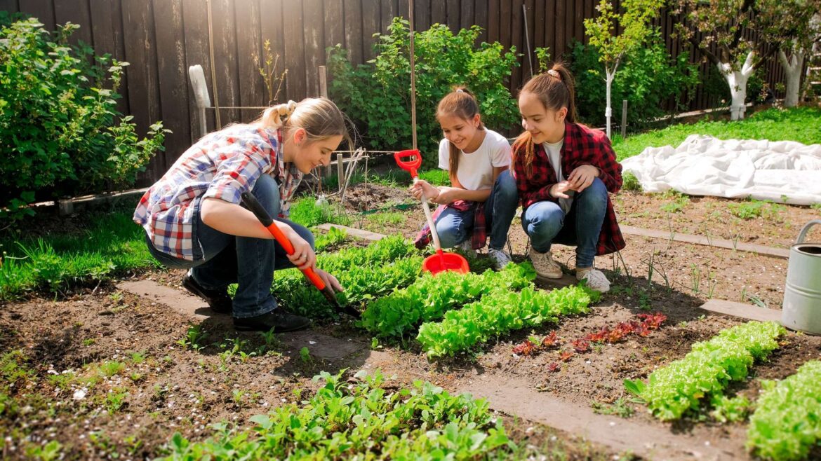WUCOLS: An Online Landscaping Tool for Home Gardeners WUCOLS: An Online Landscaping Tool for Home Gardeners