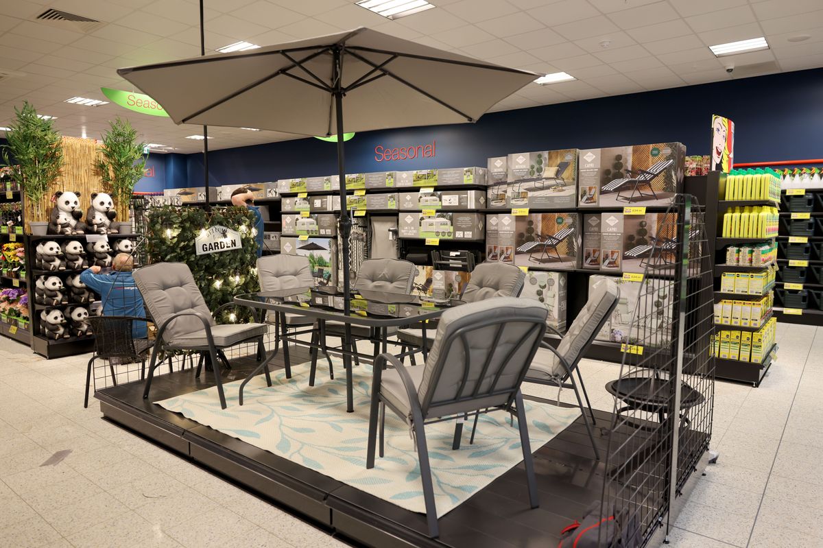 An image of garden furniture in a Home Bargains