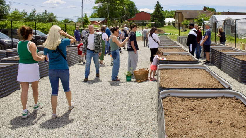 Cheers as community garden unfurls — Pascack Press & Northern Valley Press Cheers as community garden unfurls — Pascack Press & Northern Valley Press