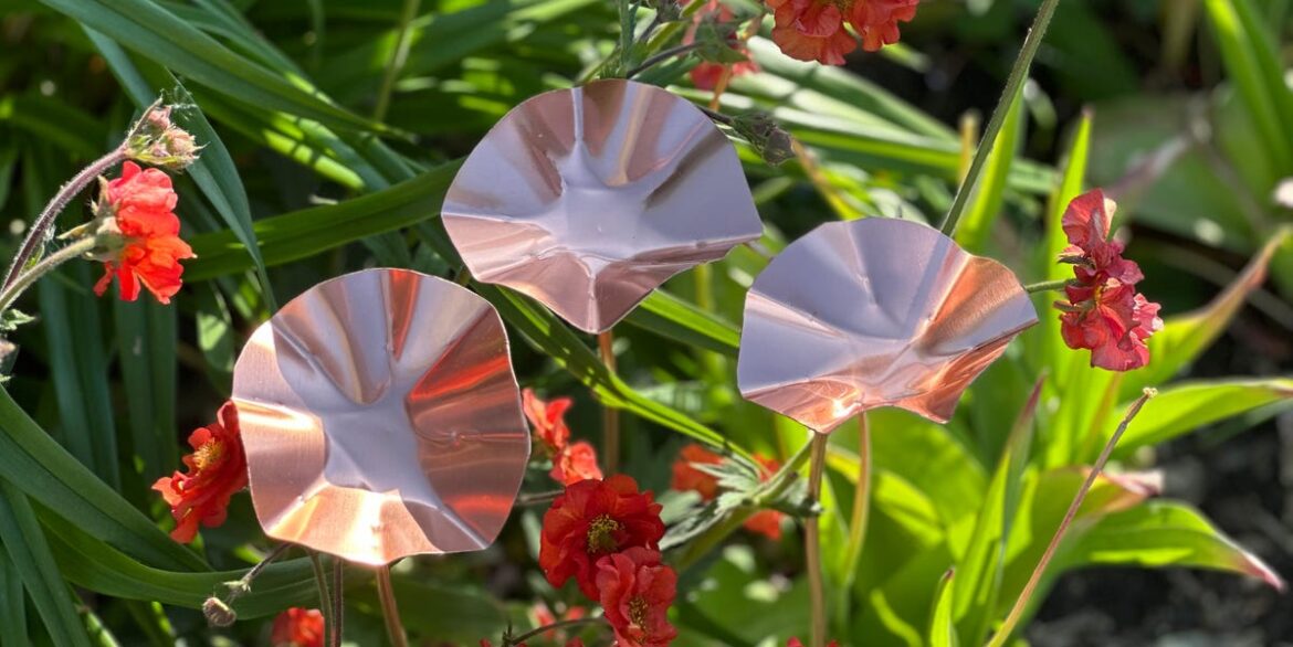 Forget Bird Baths, ‘Bee Drinkers’ Are The Most Charming Garden Upgrade Of The Summer Forget Bird Baths, 'Bee Drinkers' Are The Most Charming Garden Upgrade Of The Summer