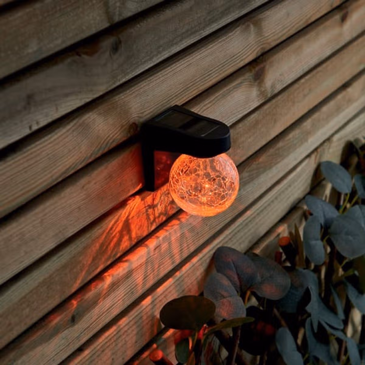The Firefly Colour Changing Crackle Ball Light