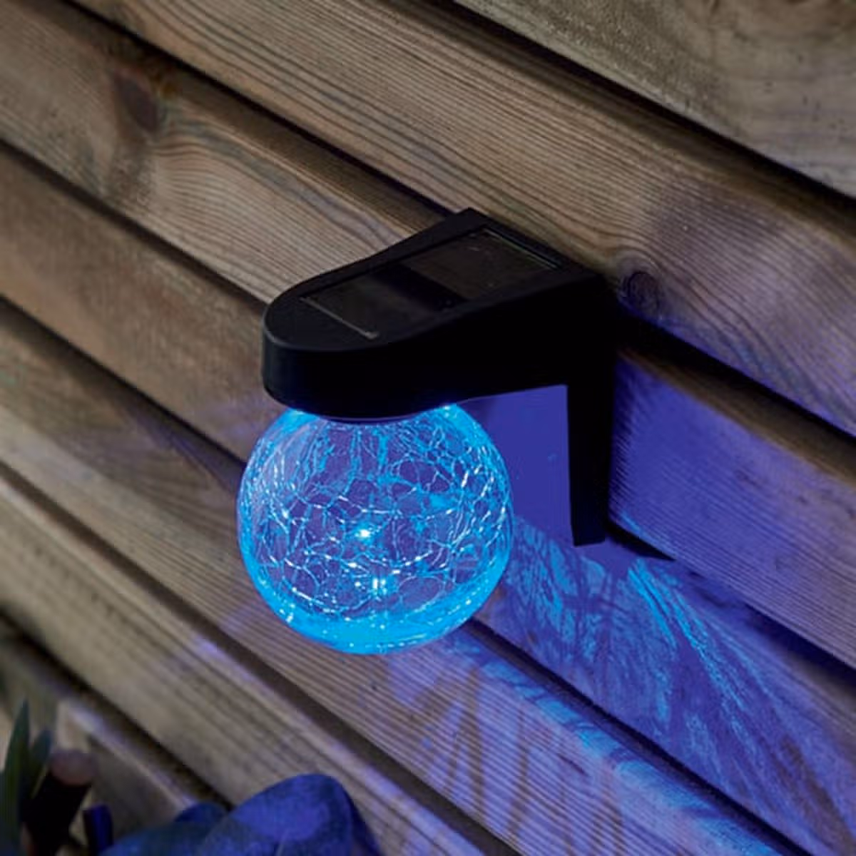 The Firefly Colour Changing Crackle Ball Light