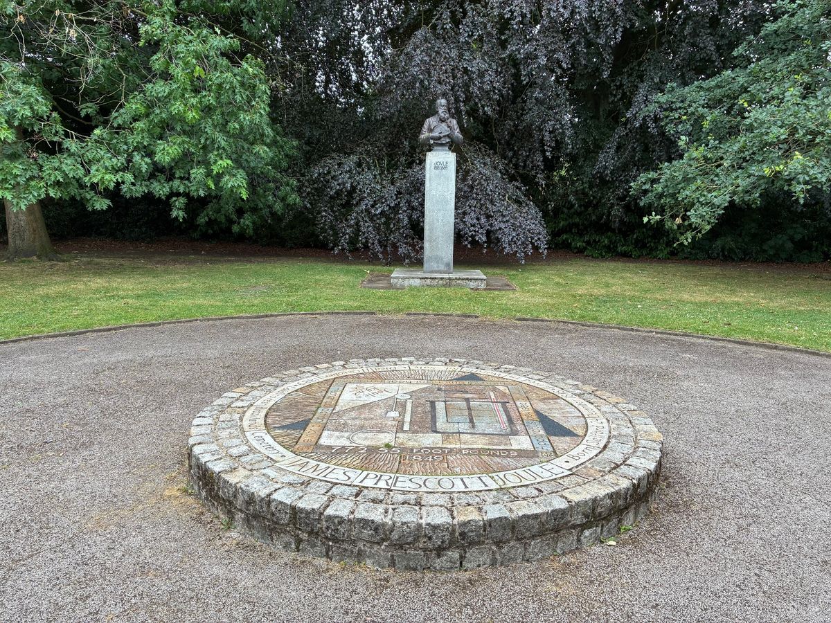 The memorial to James Prescott Joule