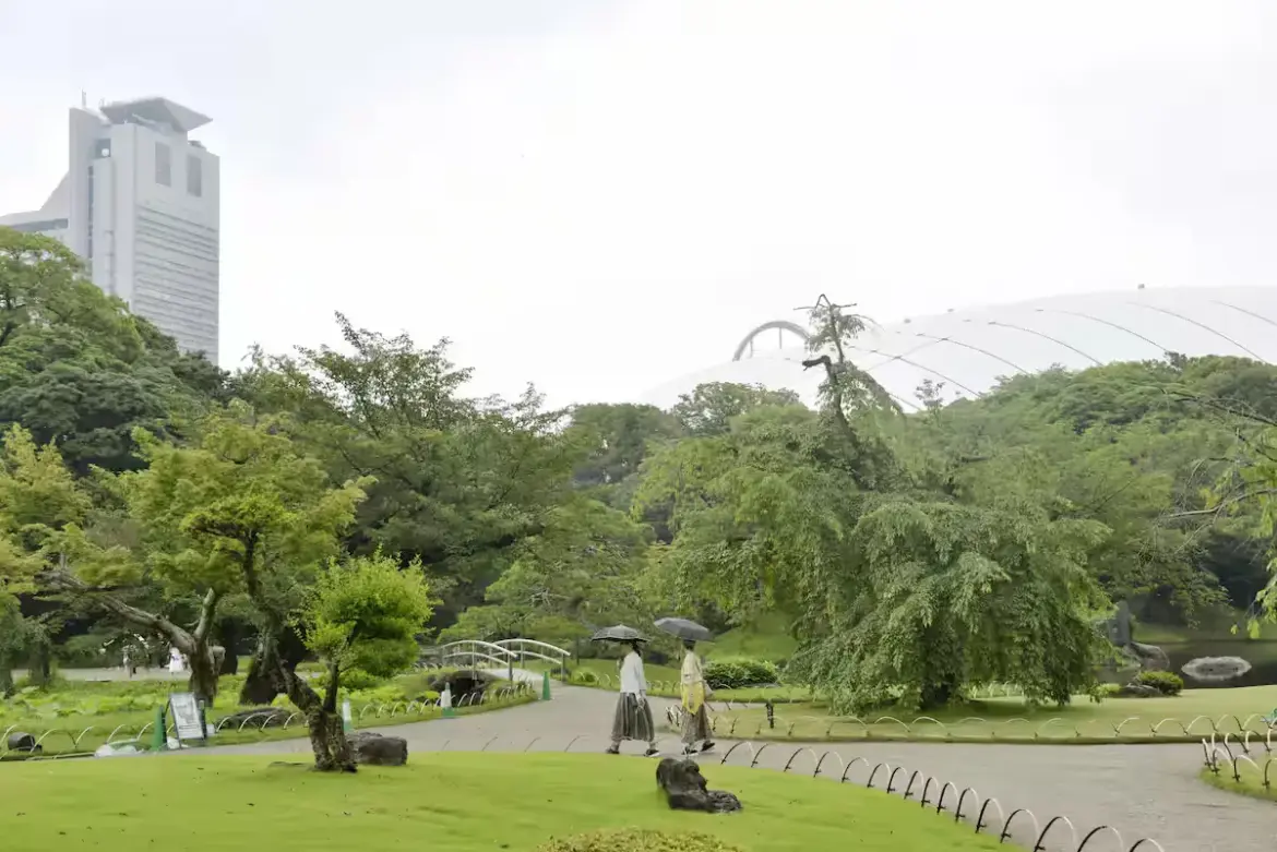Hidden Wonders | A Quiet Edo Garden Next Door to Tokyo Dome park