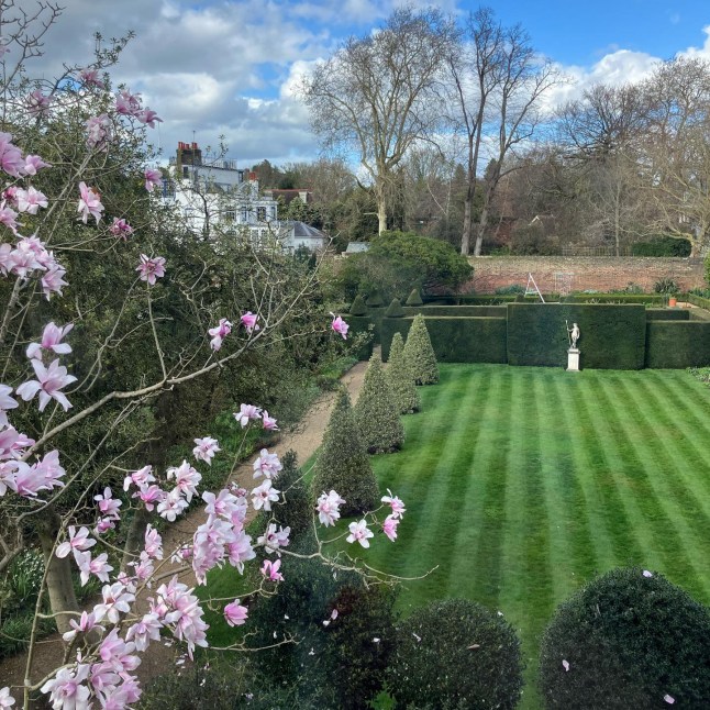 Secret London garden that's just ?8.50 to enter picture: fentonhousent METROGRAB https://www.instagram.com/fentonhousent/?hl=en