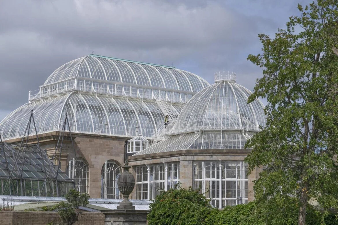 Edinburgh Botanic Garden unveils UK-first BSL experience for deaf visitors