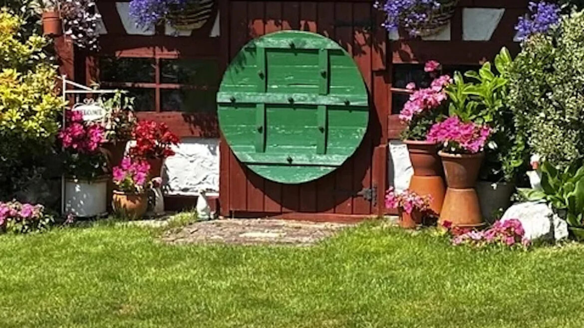 They thought the kids’ ‘Hobbit house’ would last a year — now its green roof keeps getting better They thought the kids' 'Hobbit house' would last a year — now its green roof keeps getting better