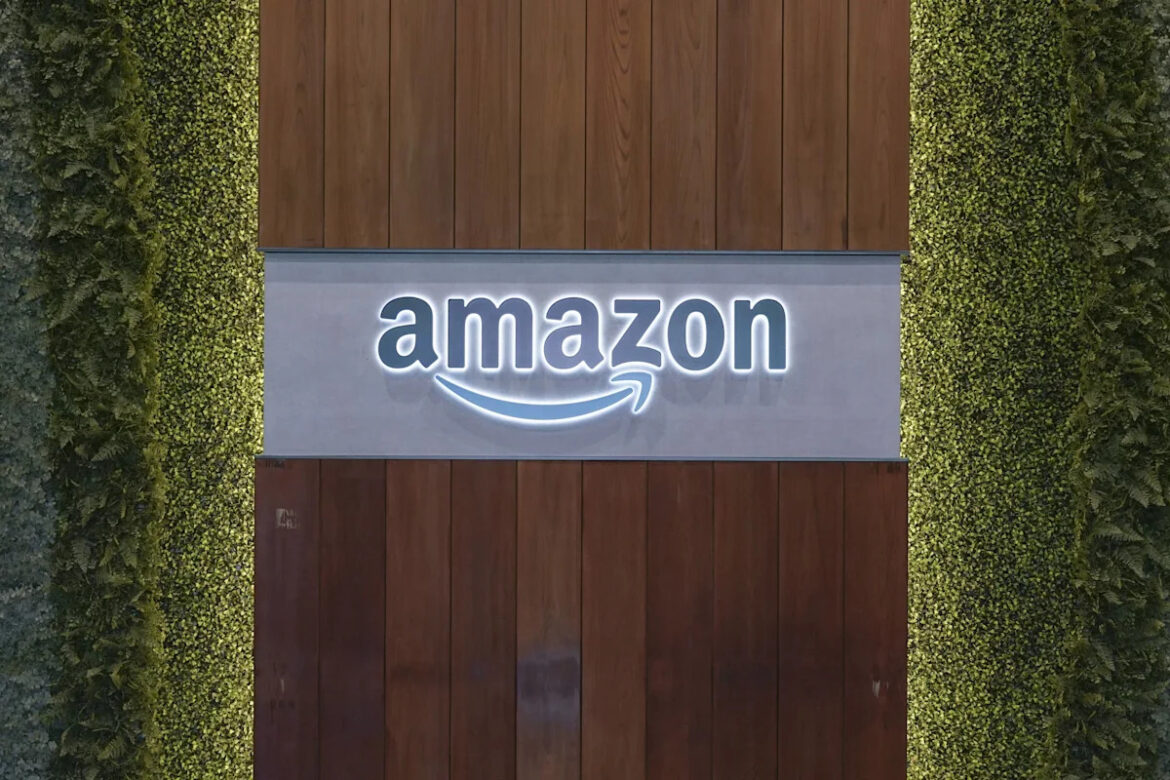 Amazon has a cushioned 3-piece patio set for just $50 Amazon has a cushioned 3-piece patio set for just $50