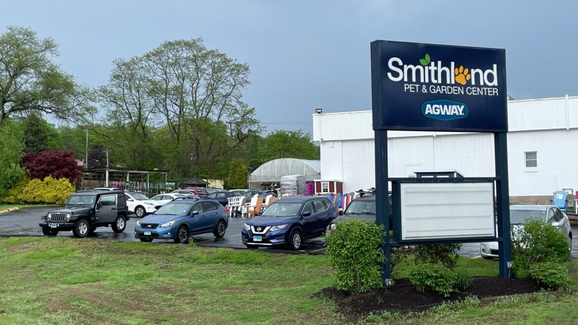 Customers react to Smithland Pet and Garden Center closures – NBC Connecticut