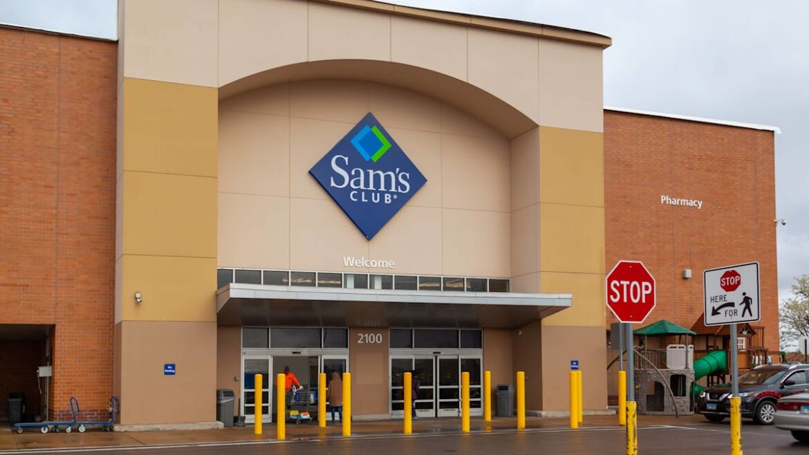 Sam’s Club’s Stylish Cedar Dog Kennel Looks Just Like a Backyard Retreat Sam’s Club's Stylish Cedar Dog Kennel Looks Just Like a Backyard Retreat
